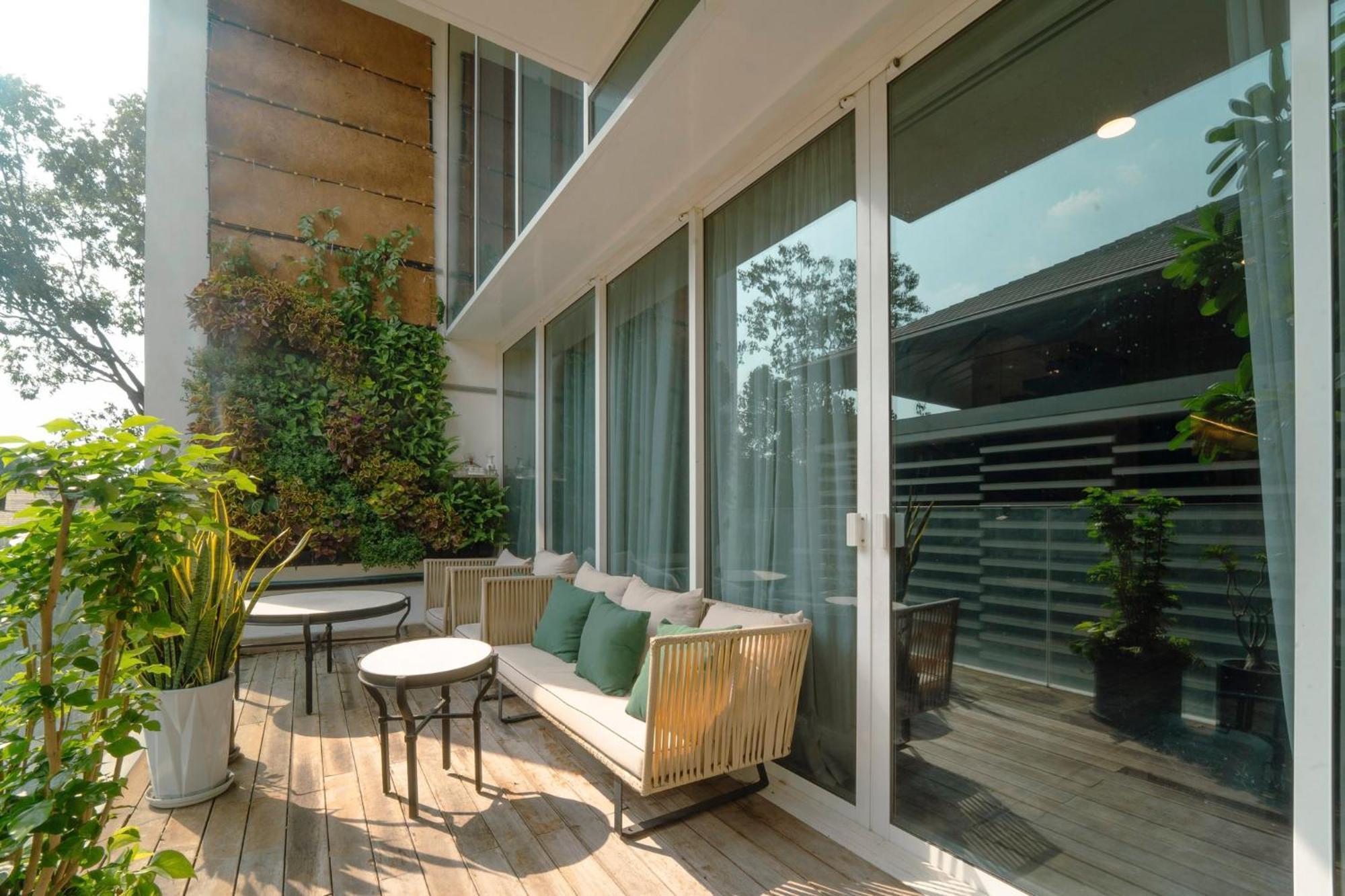 Serenity Saigon Sky Villas - Free One Way Airport Shuttle Ho Chi Minh City Bagian luar foto