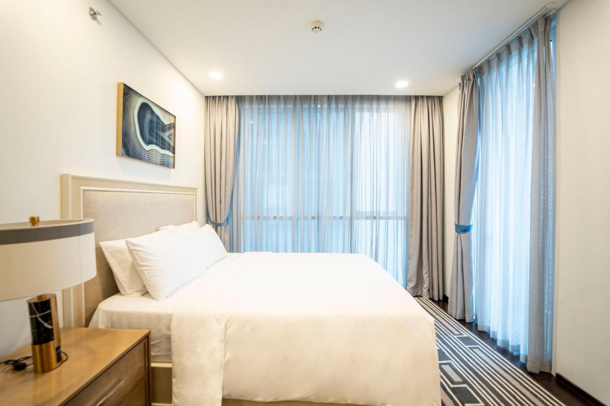 Serenity Saigon Sky Villas - Free One Way Airport Shuttle Ho Chi Minh City Bagian luar foto