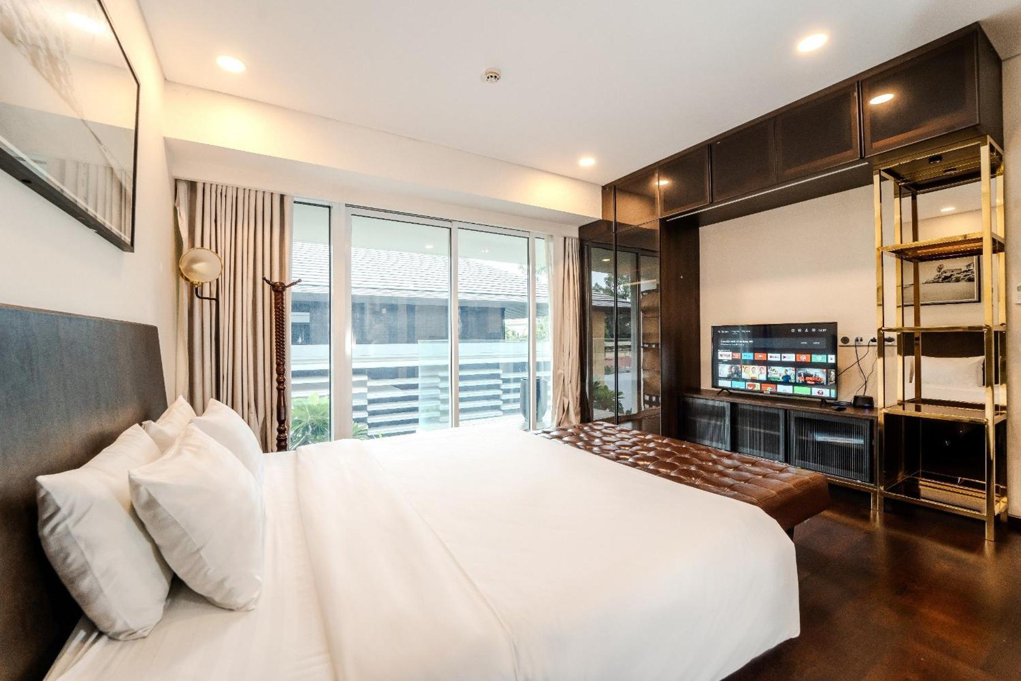Serenity Saigon Sky Villas - Free One Way Airport Shuttle Ho Chi Minh City Bagian luar foto